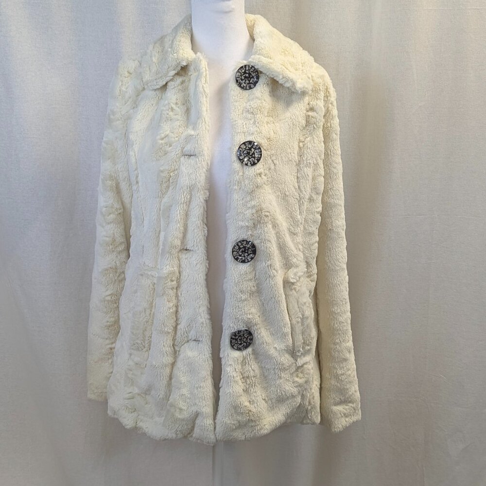 Daytrip Size Small Cream Colored Furry Coat